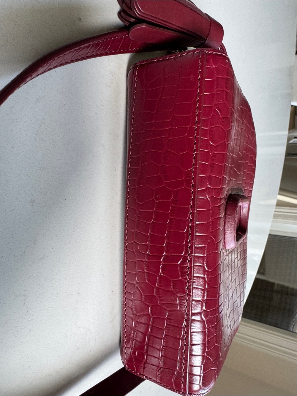Marc Jacobs Wine Red Croc-Embossed Leather Crossbody Bag - Picture 4 of 13